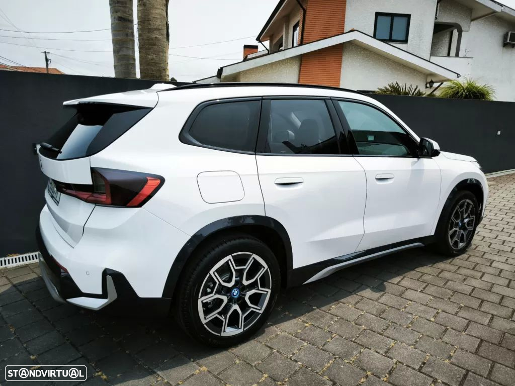 BMW iX1 eDrive20 - 18