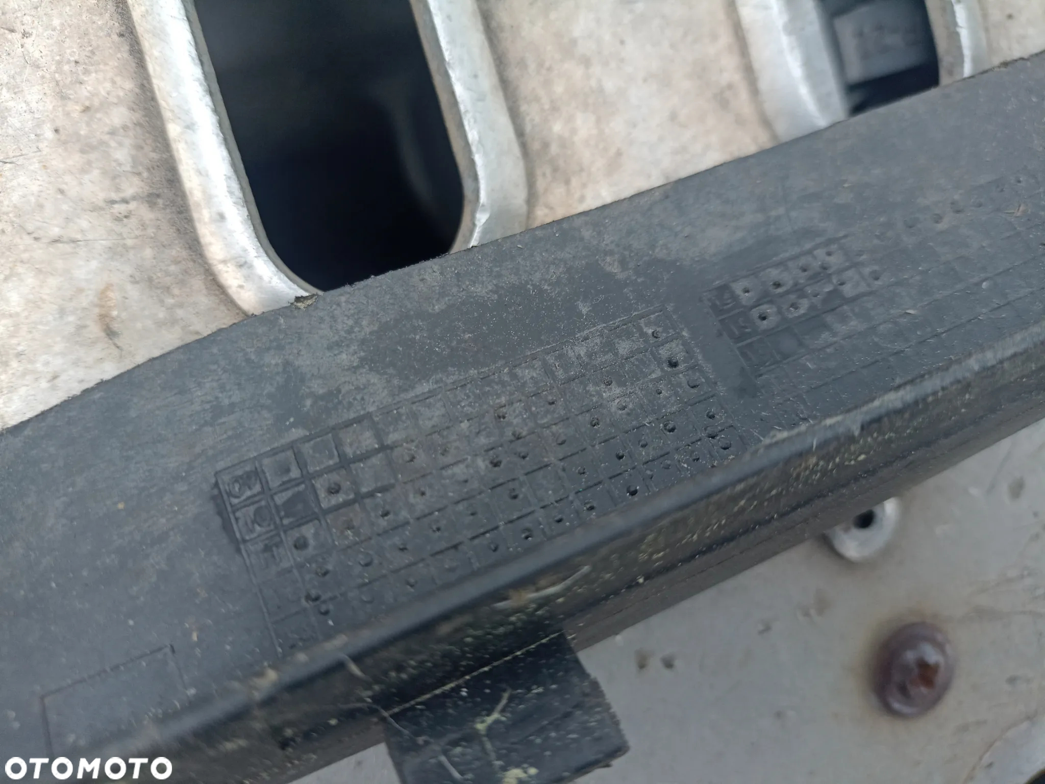 Listwa zgarniająca zderzaka przód 4G0807110 audi A6 c7 - 4