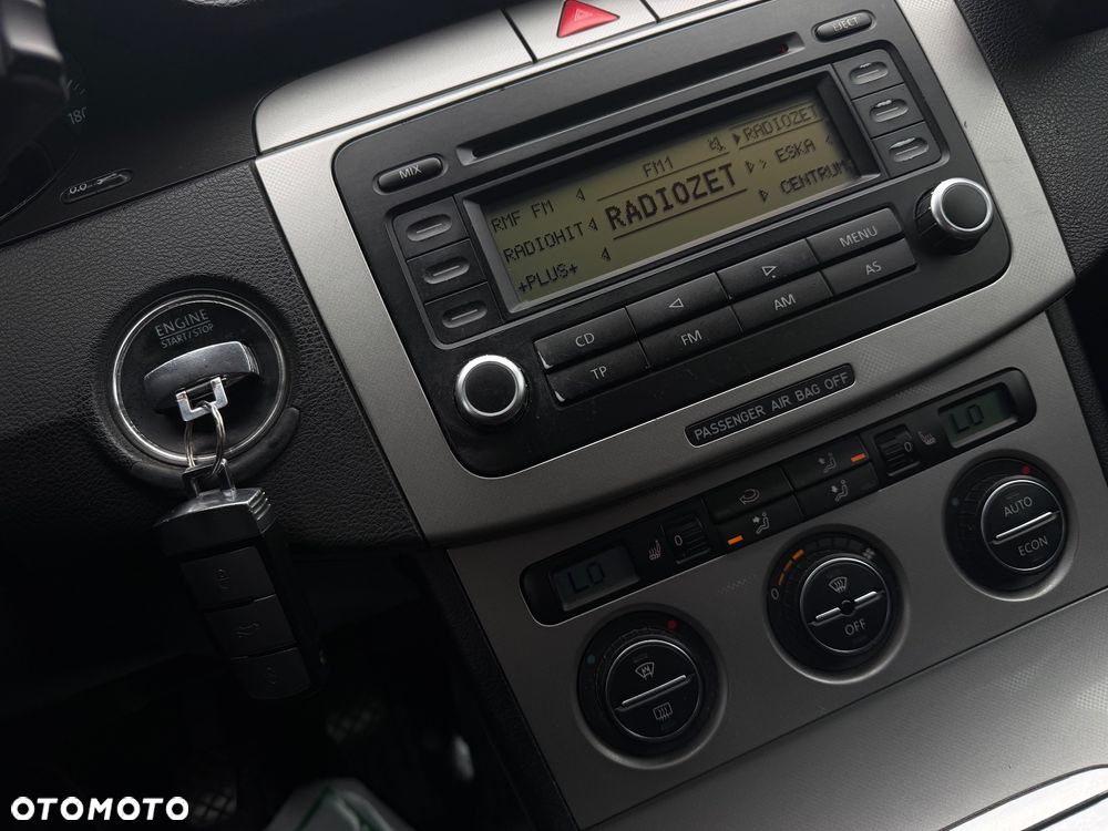 Volkswagen Passat - 13