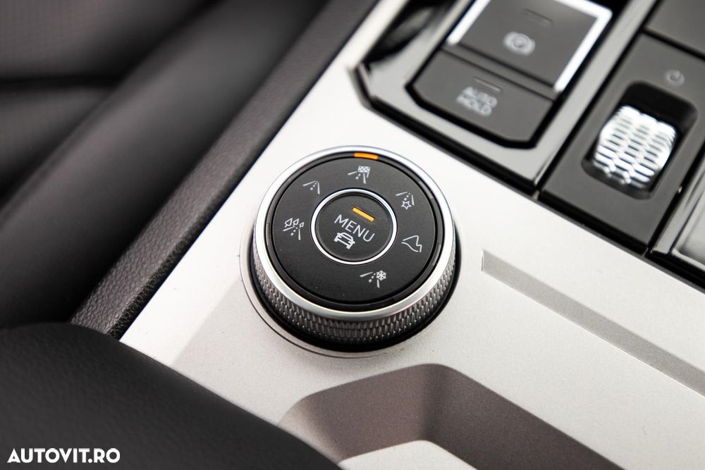 Volkswagen Touareg 3.0 V6 e-Hybrid 4Motion Aut. R - 30