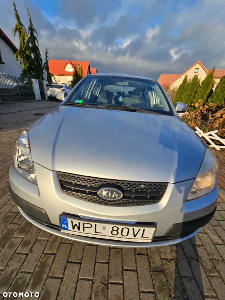 Kia Rio - 8