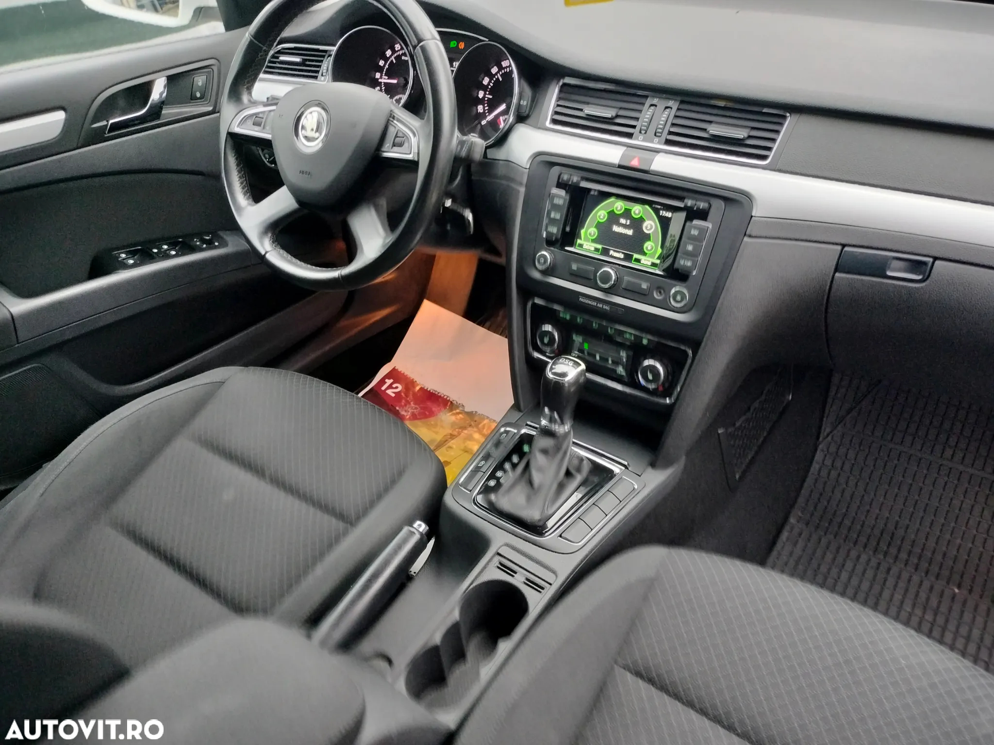 Skoda Superb 2.0 TDI DSG FAMILY - 28