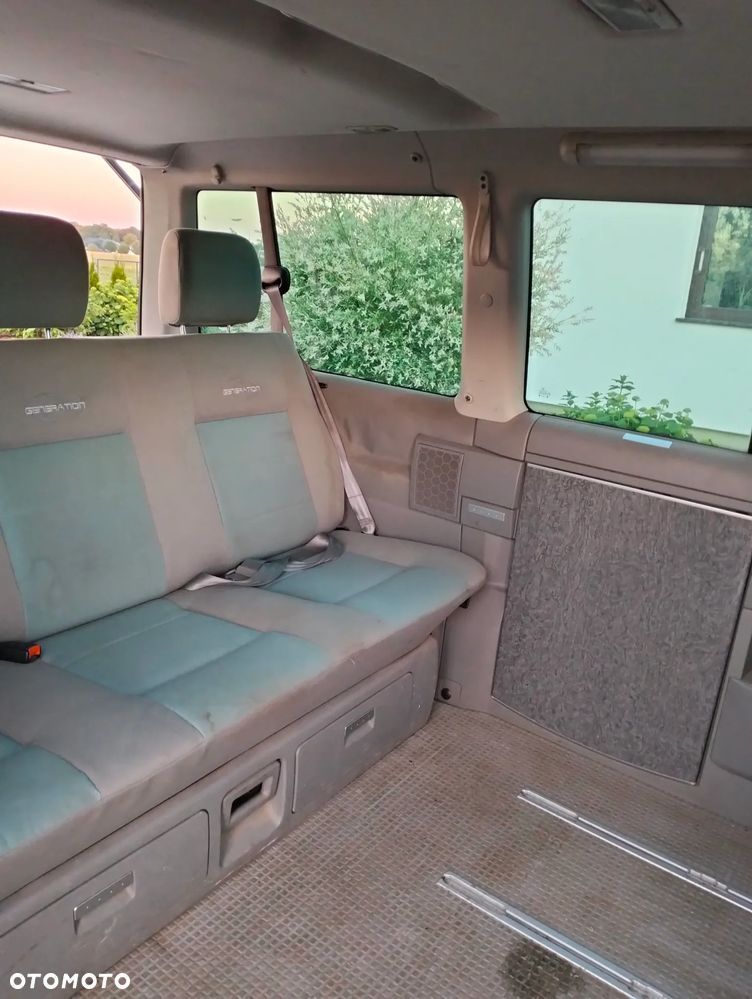 Volkswagen Multivan - 13