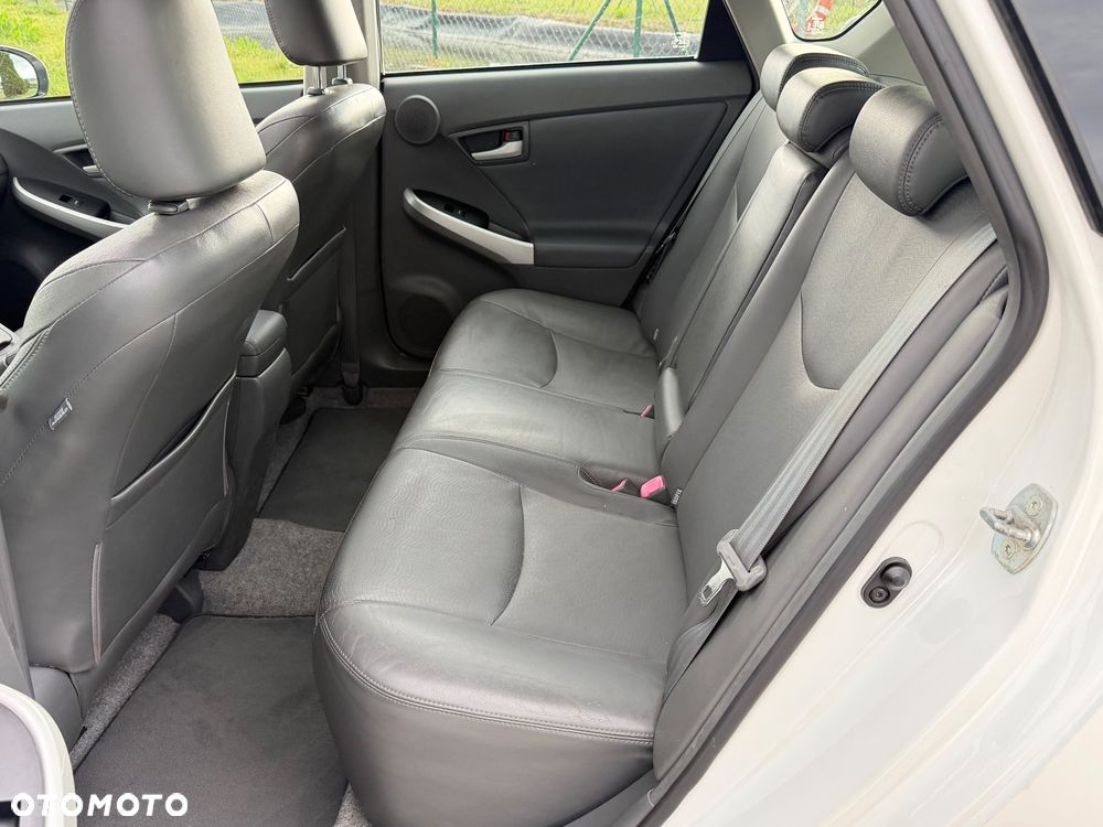 Toyota Prius 1.8 HSD Premium - 26