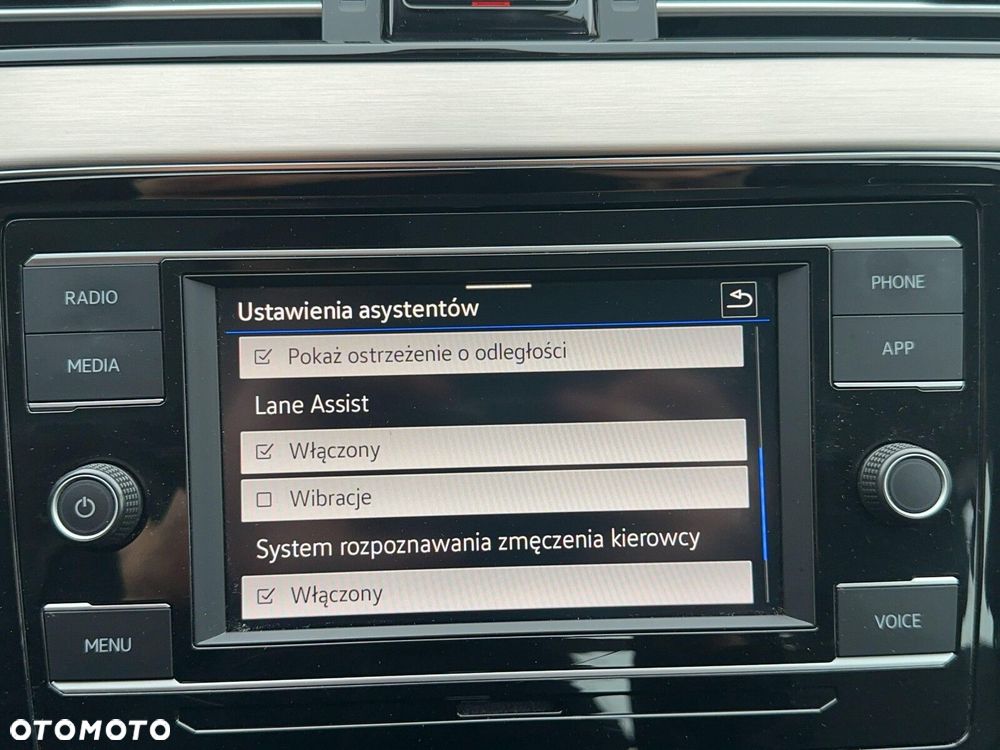 Volkswagen Passat - 24