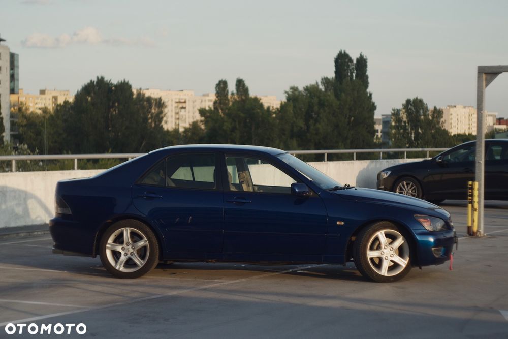 Lexus IS 200 Elegance - 4