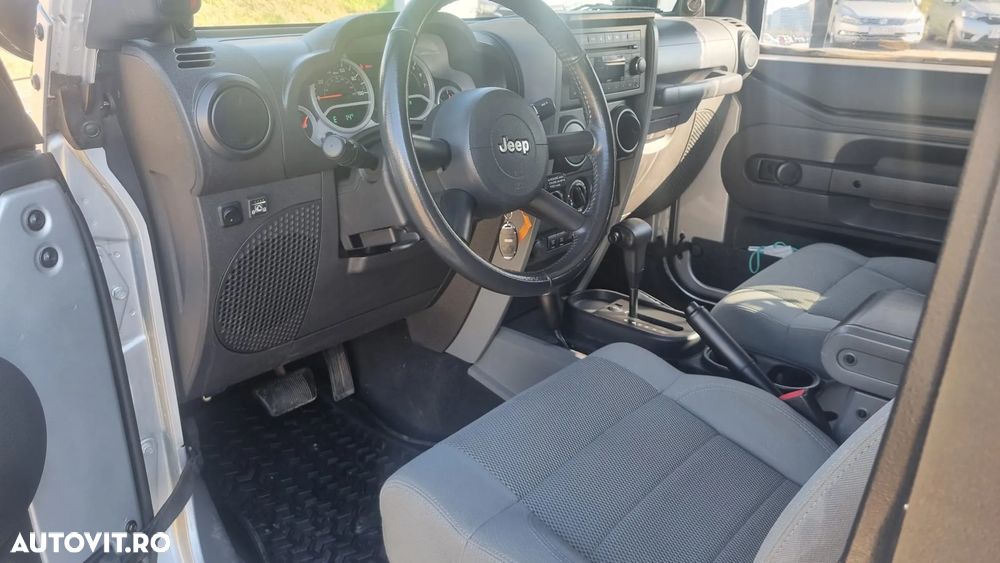 Jeep Wrangler - 32