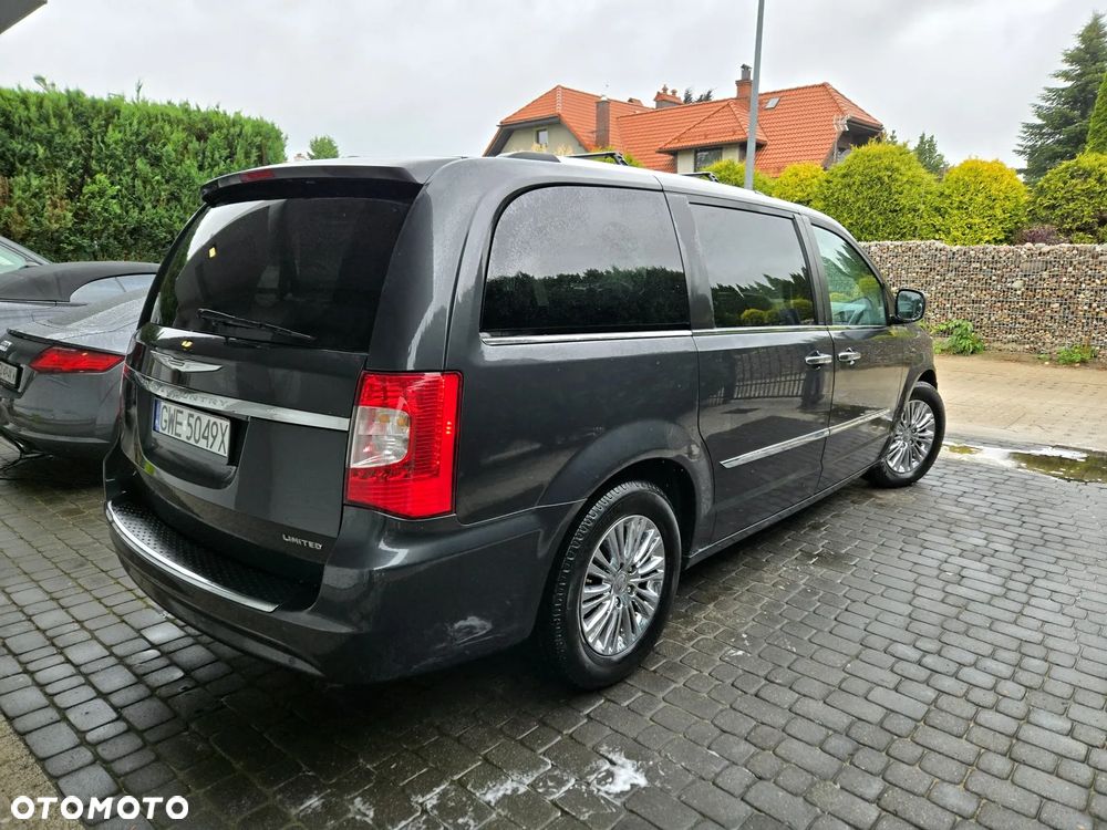 Chrysler Town & Country 3.6 Touring - 4