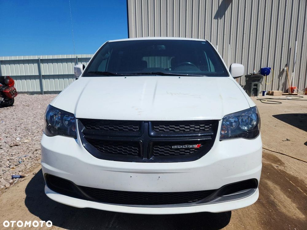 Dodge Grand Caravan - 2