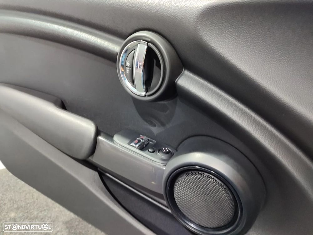 MINI 3 Portas One D - 35