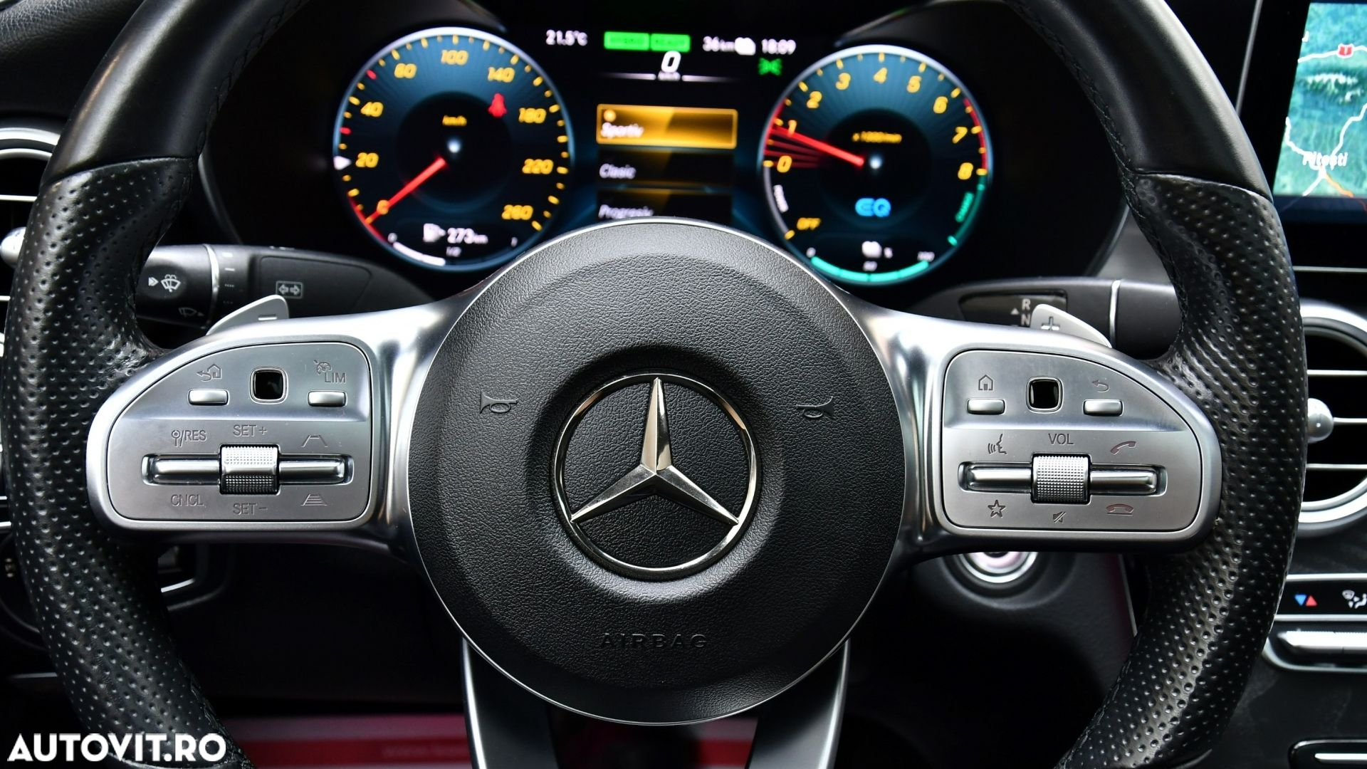 Mercedes-Benz C 300 e 4Matic 9G-TRONIC AMG Line - 26