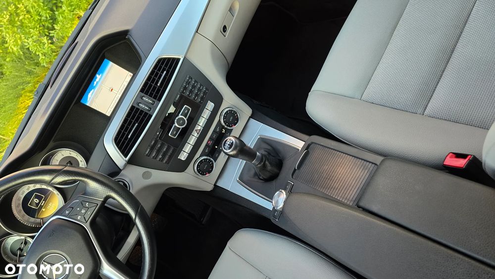Mercedes-Benz Klasa C 180 BlueEFFICIENCY Avantgarde - 15