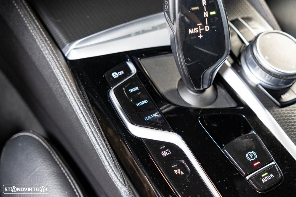 BMW 530 e Pack Desportivo M - 26