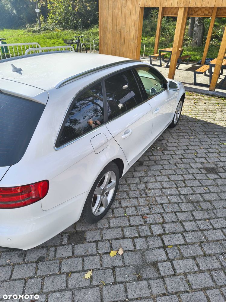 Audi A4 Avant 2010 photo 2