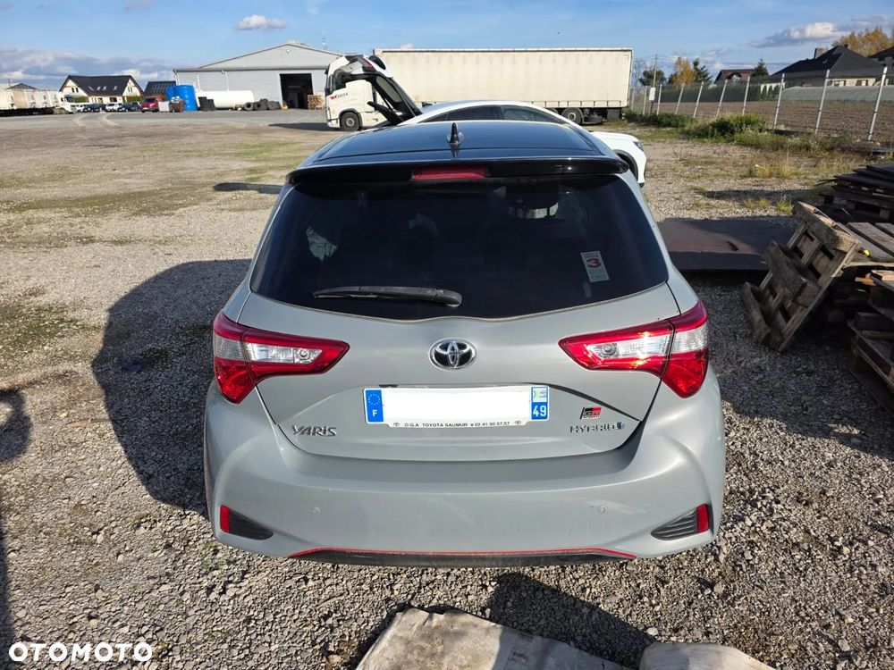 Toyota Yaris Hybrid 1.5 VVT-i GR Sport - 5