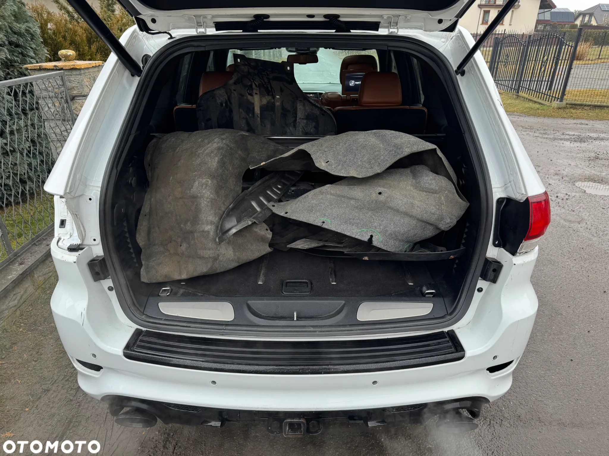 Jeep Grand Cherokee - 36