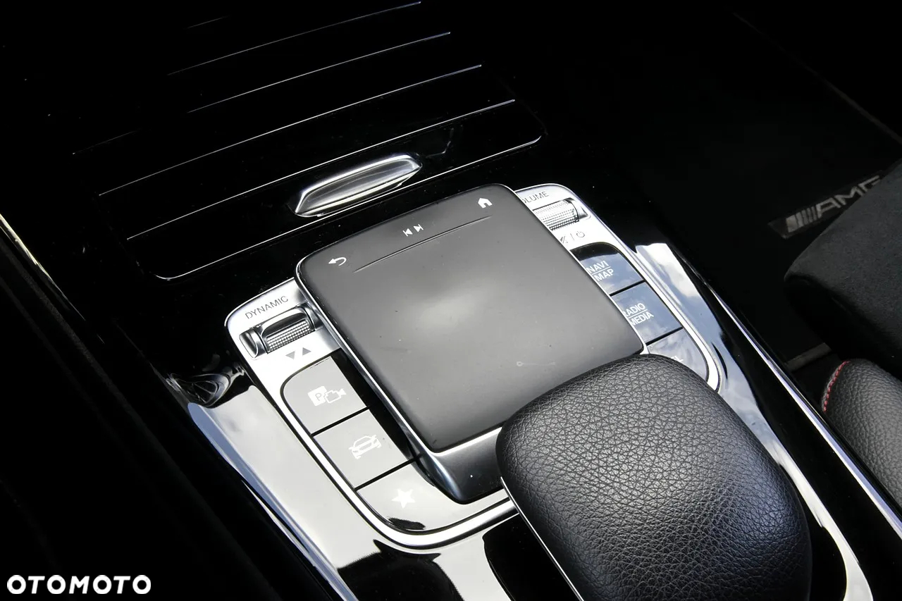 Mercedes-Benz CLA 200 AMG Line 7G-DCT - 16