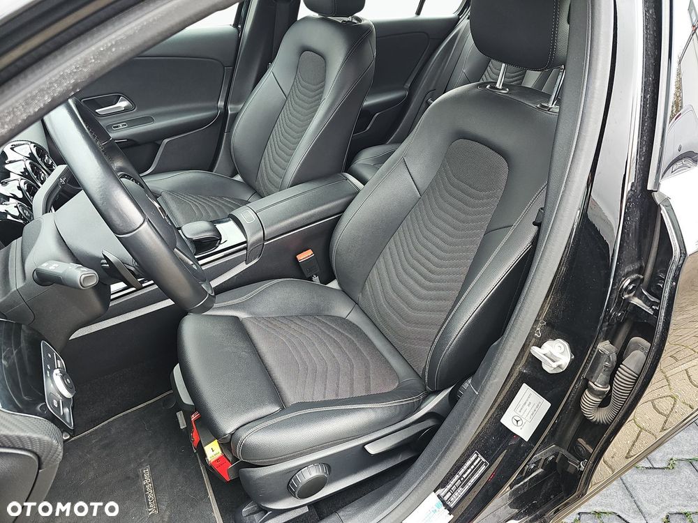 Mercedes-Benz Klasa A 180 7G-DCT - 11