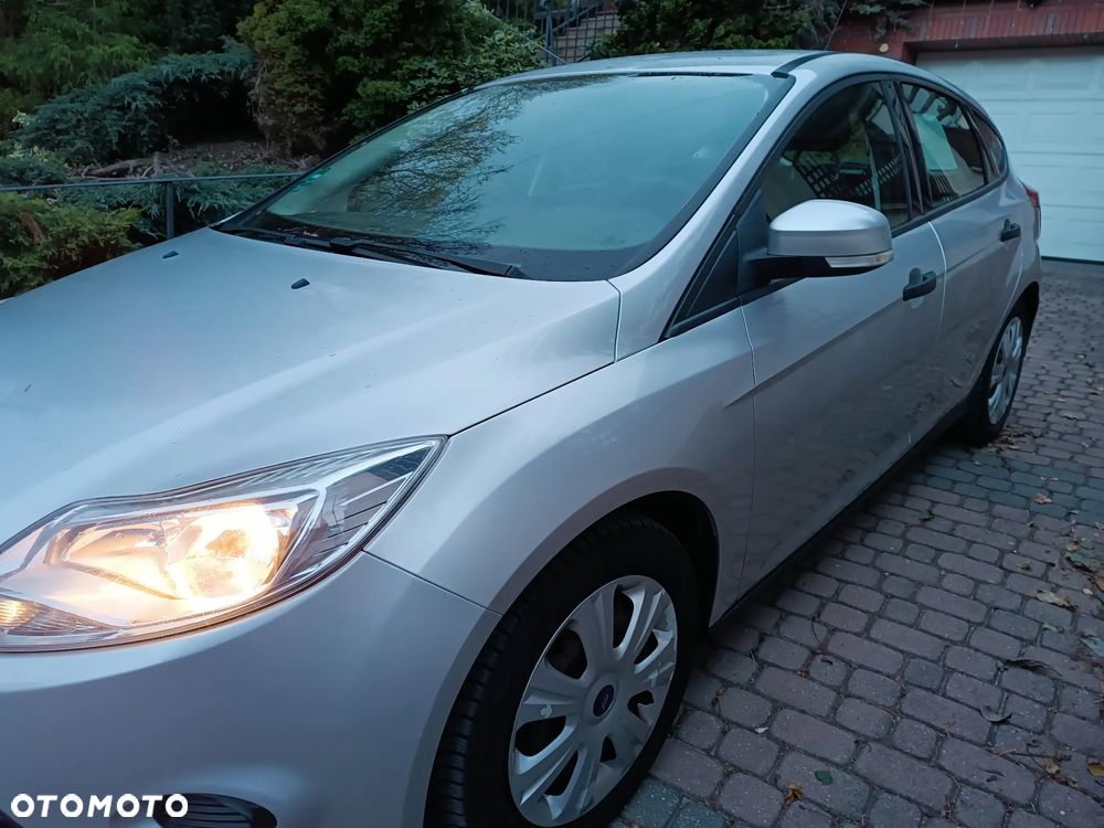 Ford Focus 1.6 Ambiente Start - 2