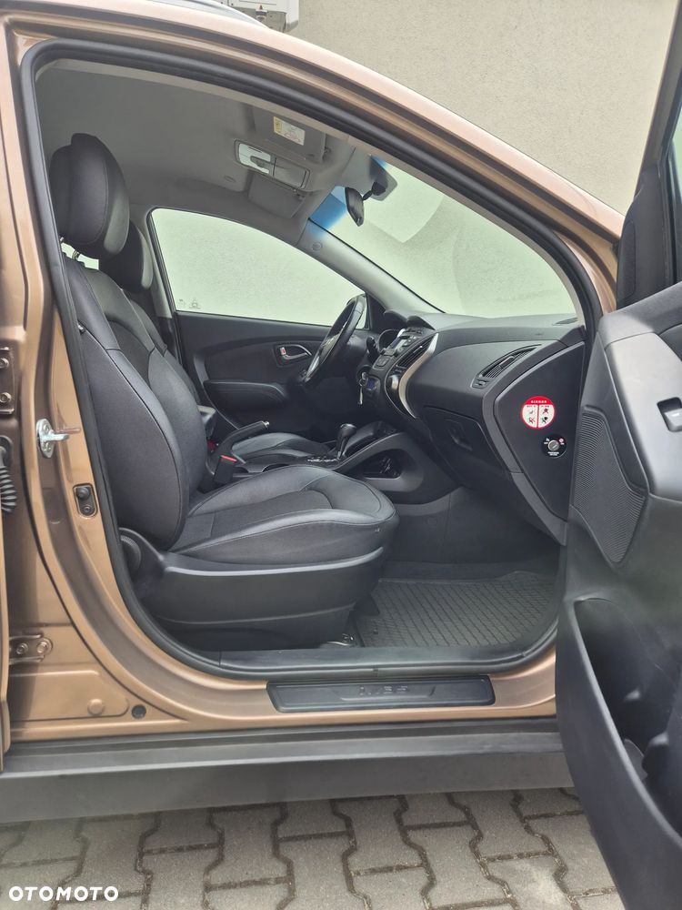 Hyundai ix35 2.0 CRDi 4WD Automatik Fifa World Cup Gold Edition - 12
