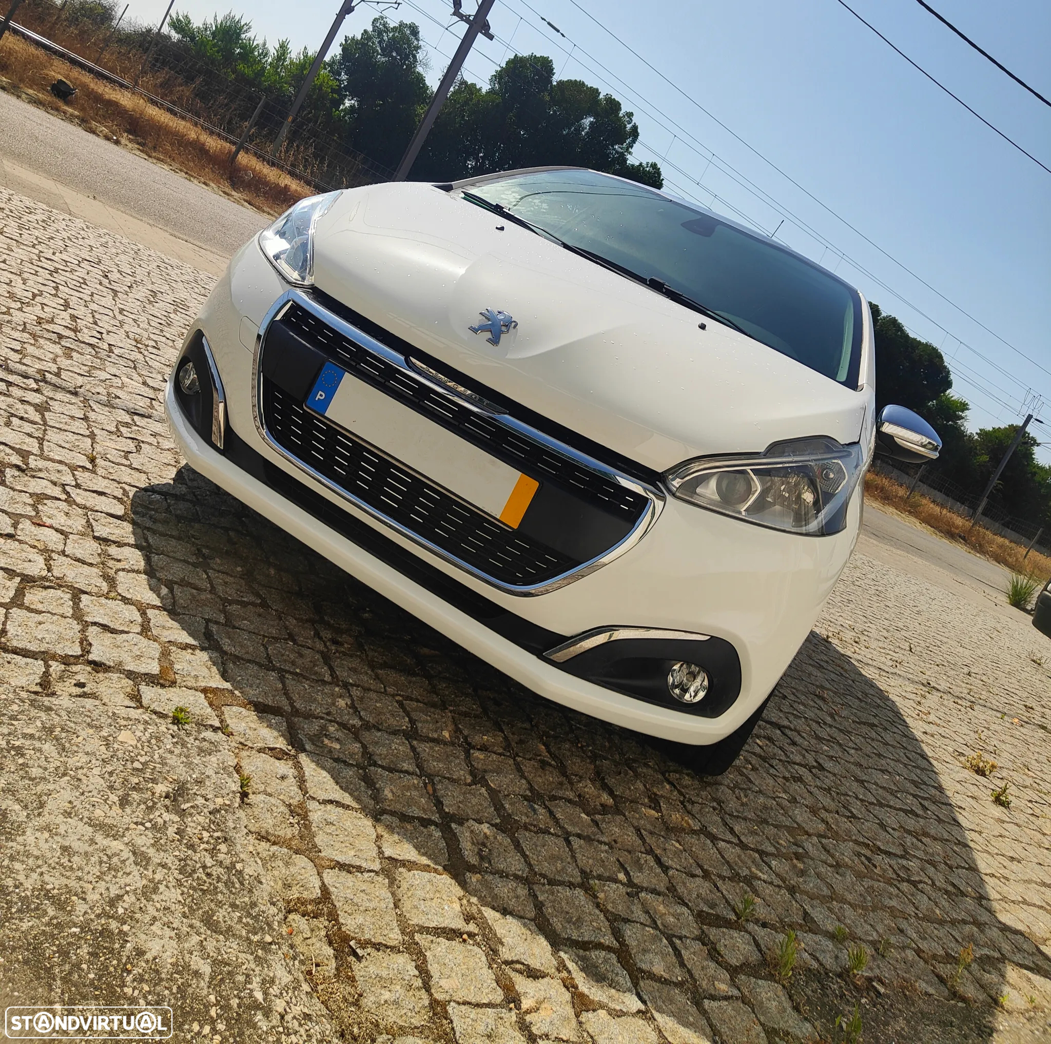 Peugeot 208 1.6 BlueHDi Allure - 2