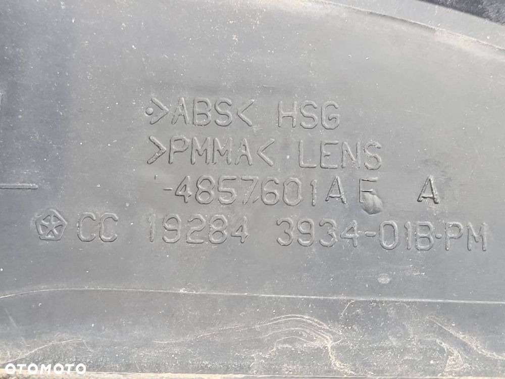 LAMPA TYŁ TYLNA LEWA W BŁOTNIK DODGE CARAVAN VI VOYAGRER EU - 8