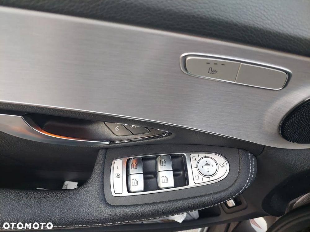 Mercedes-Benz Klasa C 300 e 9G-TRONIC AMG Line - 13