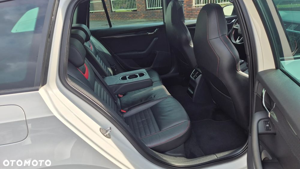 Skoda Octavia 2.0 TSI (Green tec) RS - 18