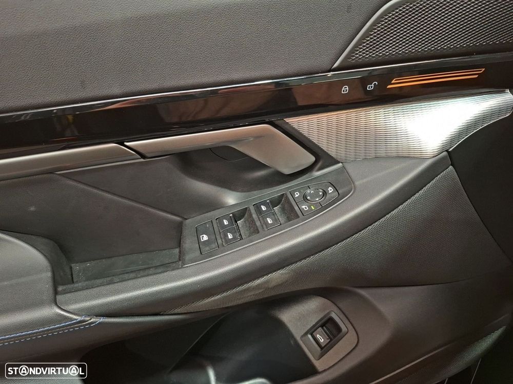 BMW 530 e Pack Desportivo M - 17