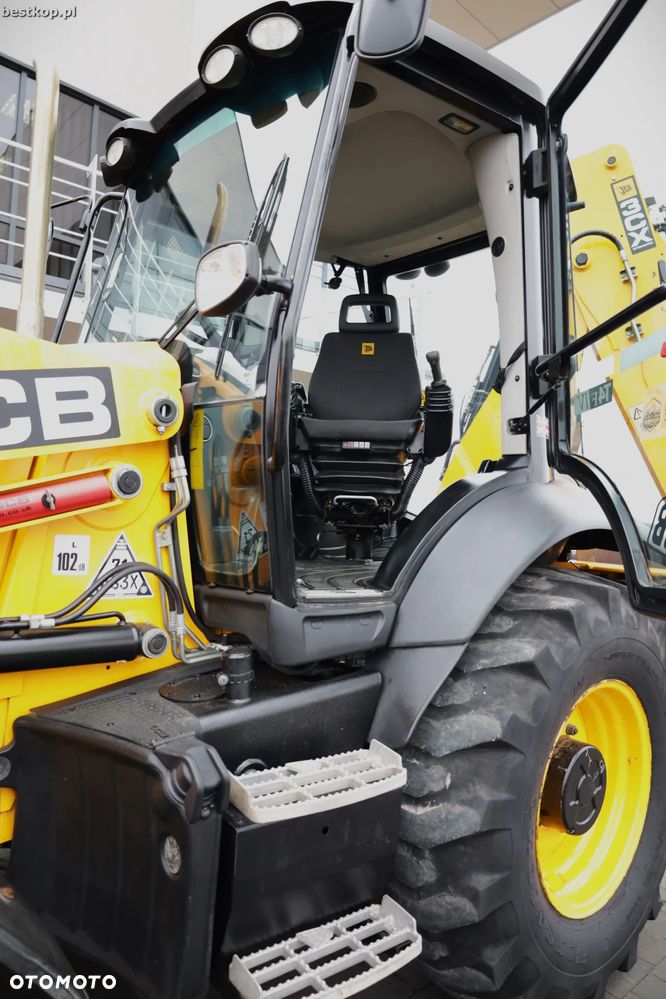 JCB 3CX - 24