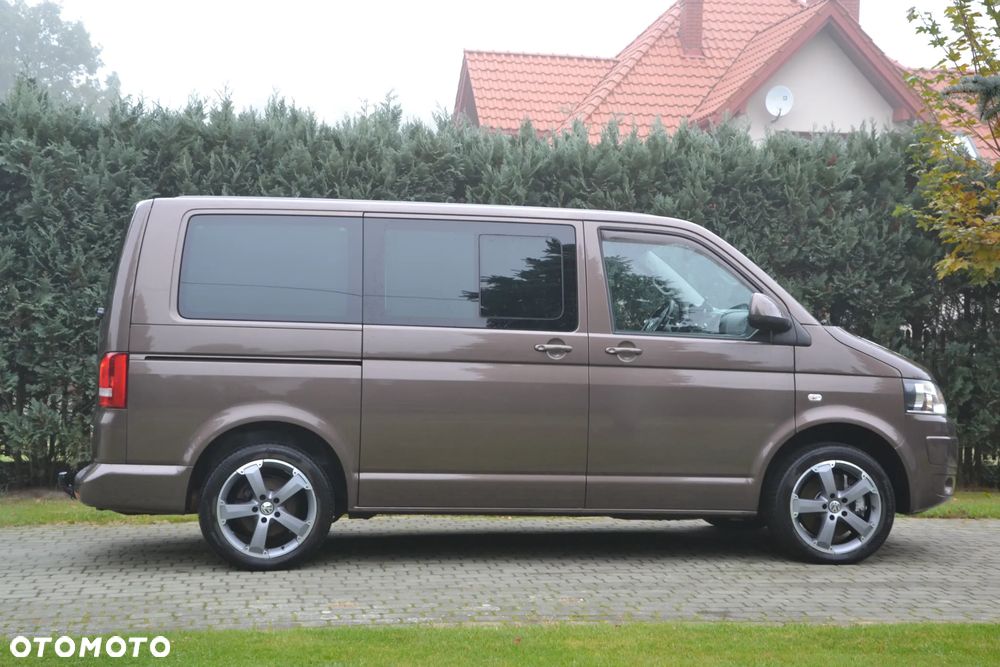 Volkswagen Multivan 2012 photo 2