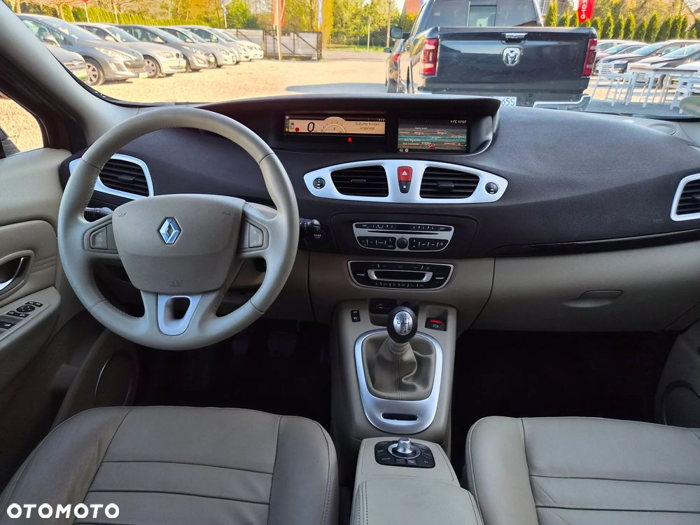 Renault Grand Scenic - 8