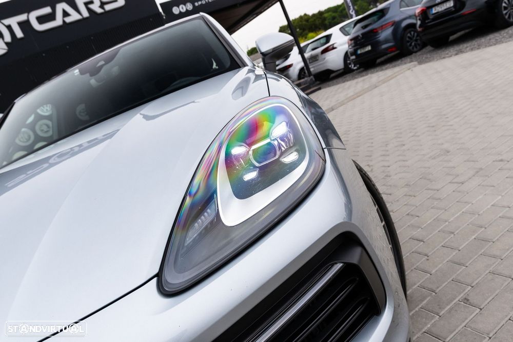 Porsche Cayenne Coupé E-Hybrid - 5