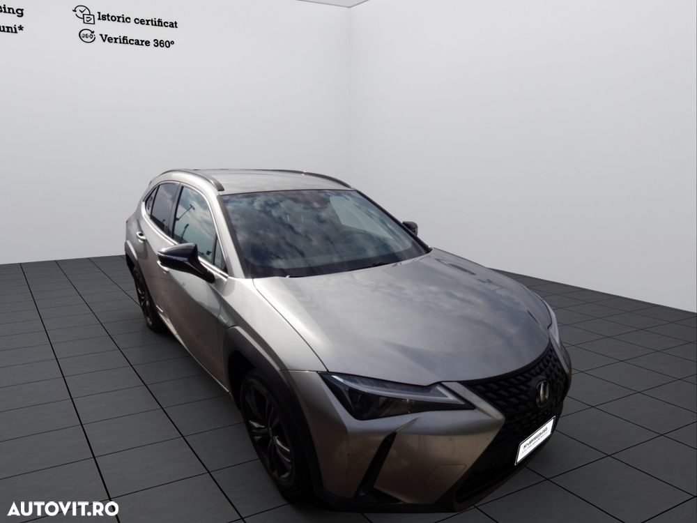 Lexus UX 250h (E-FOUR) Executive Line - 3