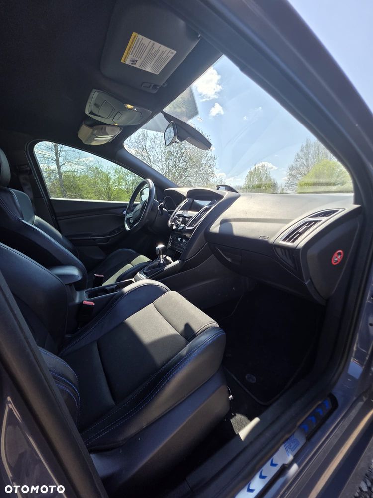 Ford Focus 2.3 EcoBoost RS - 17