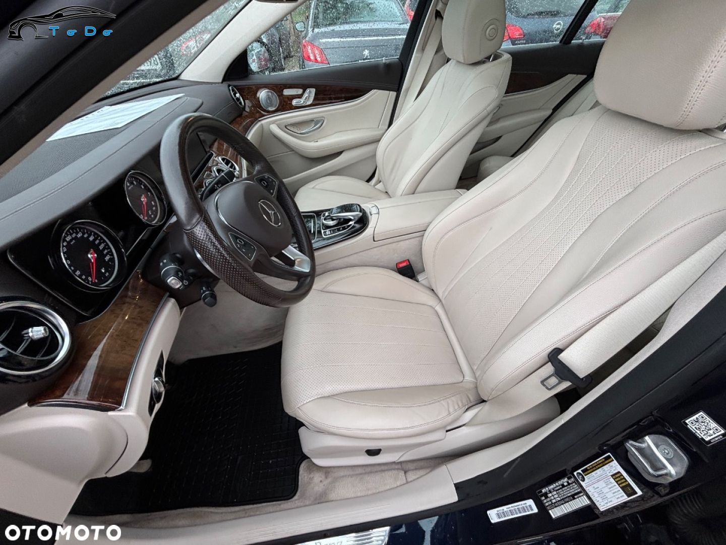 Mercedes-Benz Klasa E 300 9G-TRONIC - 15