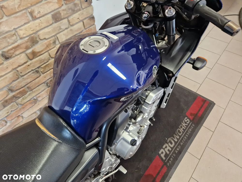 Yamaha FZS - 29