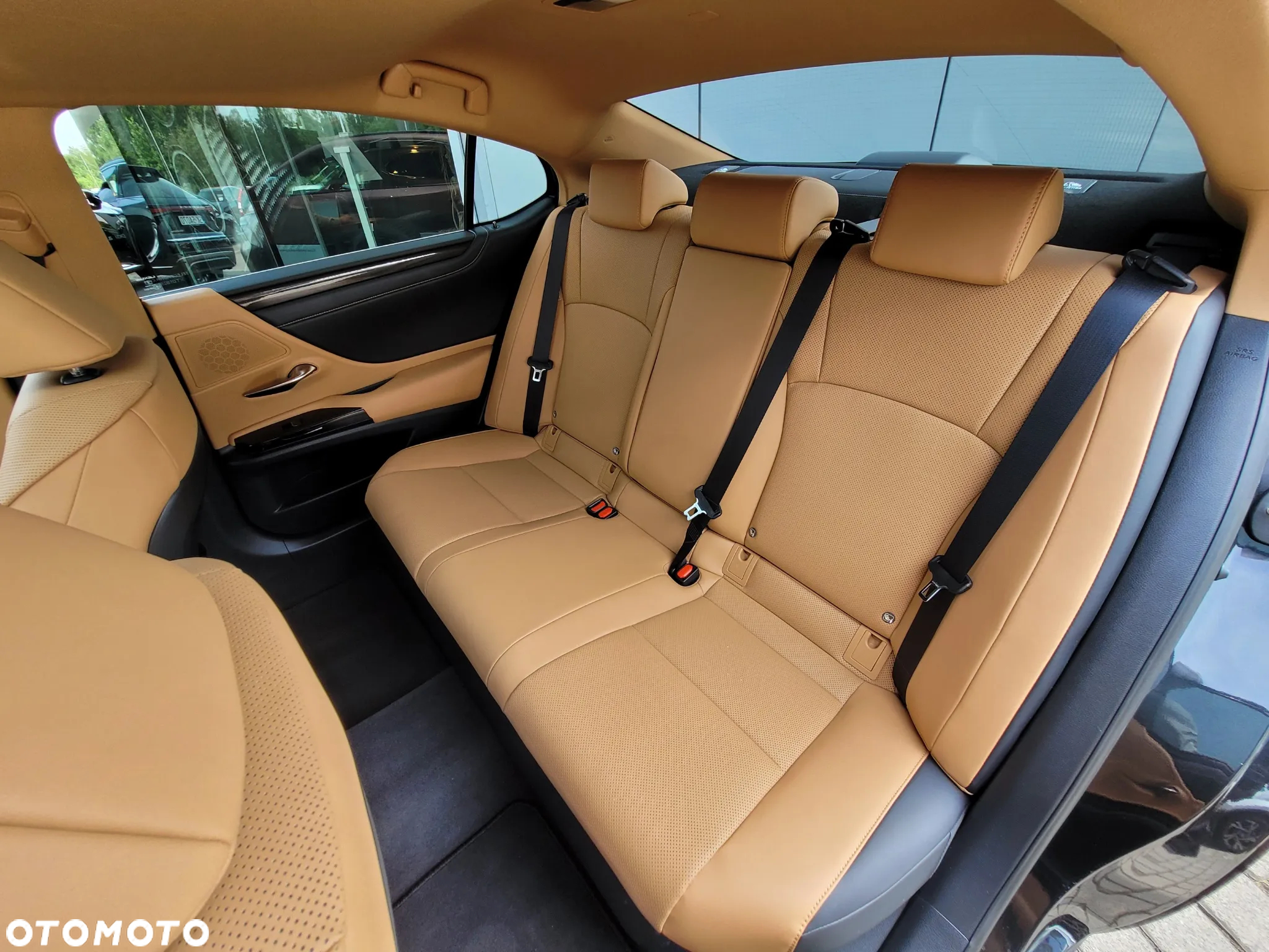 Lexus ES 300h Business Edition - 12