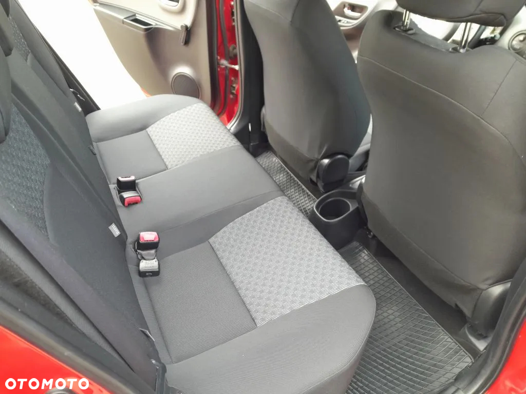 Toyota Yaris 1.33 Premium EU6 - 17