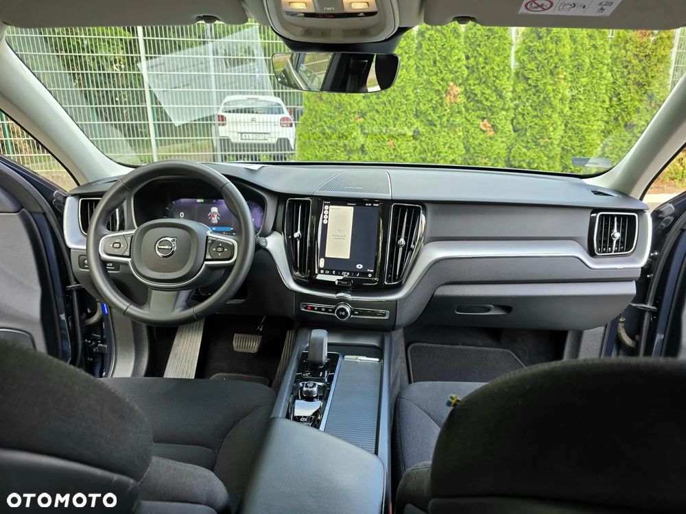 Volvo XC 60 B5 B AWD Momentum Pro - 23