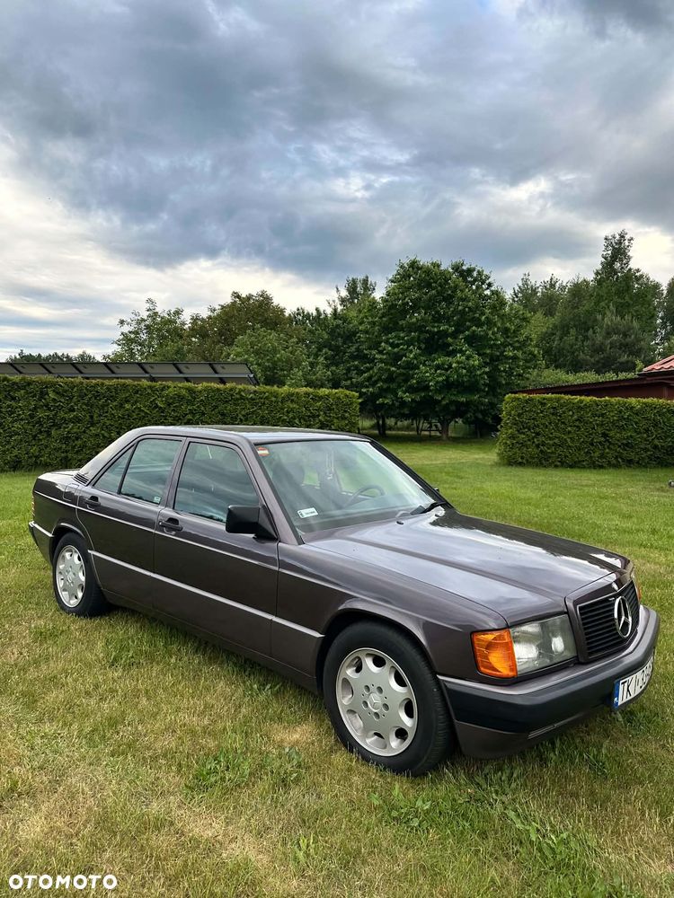 Mercedes-Benz W201 (190) - 2
