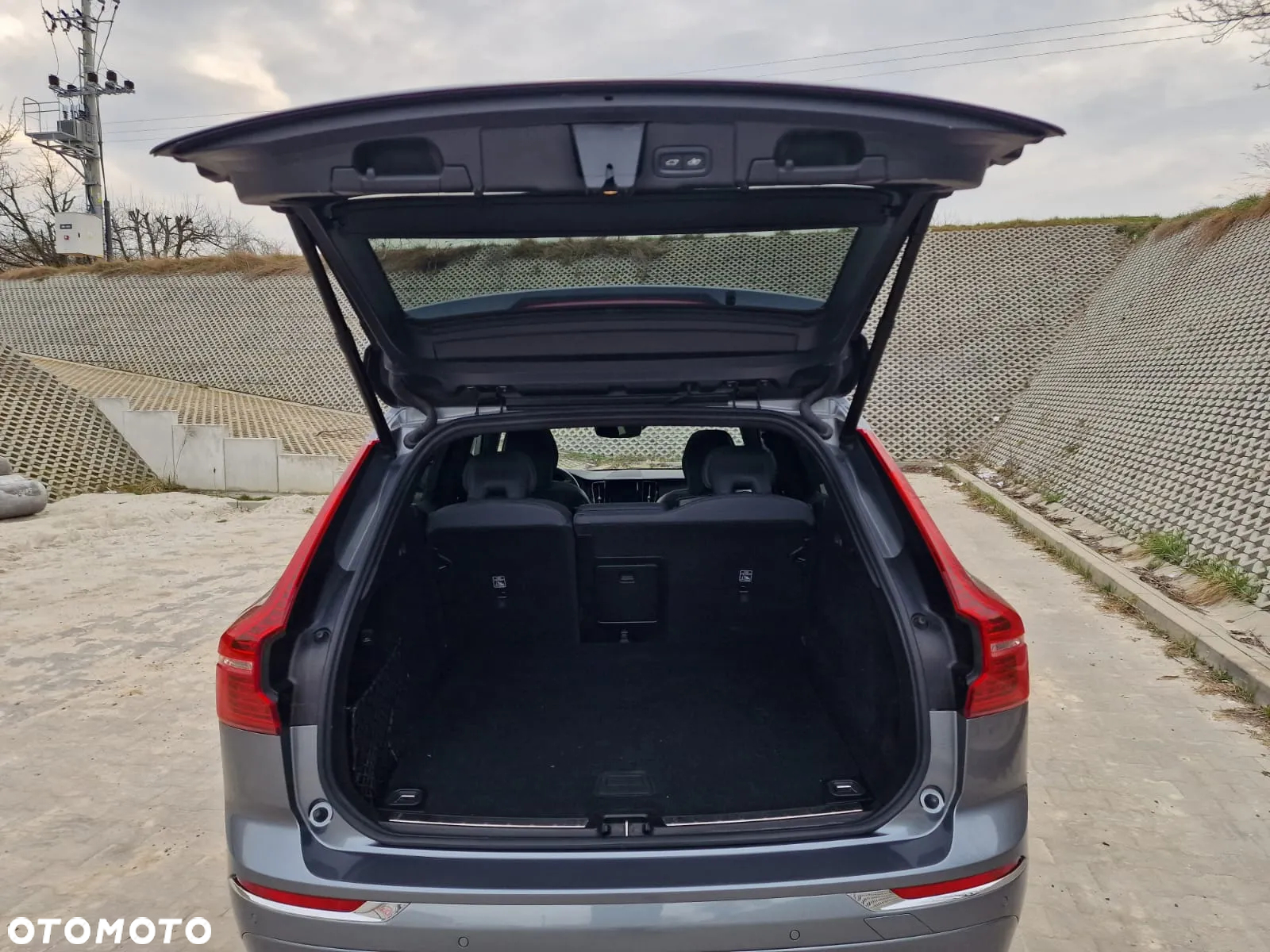 Volvo XC 60 T6 AWD Geartronic RDesign - 15