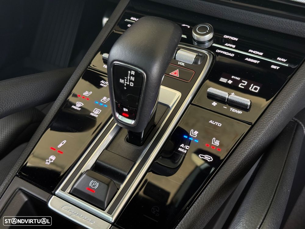 Porsche Cayenne Coupé S Platinum Edition - 40