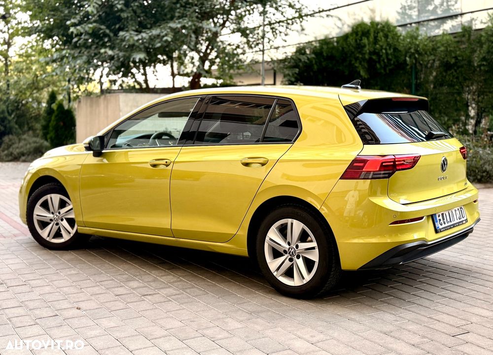 Volkswagen Golf 1.5 eTSI MHEV 130CP DSG Life - 2