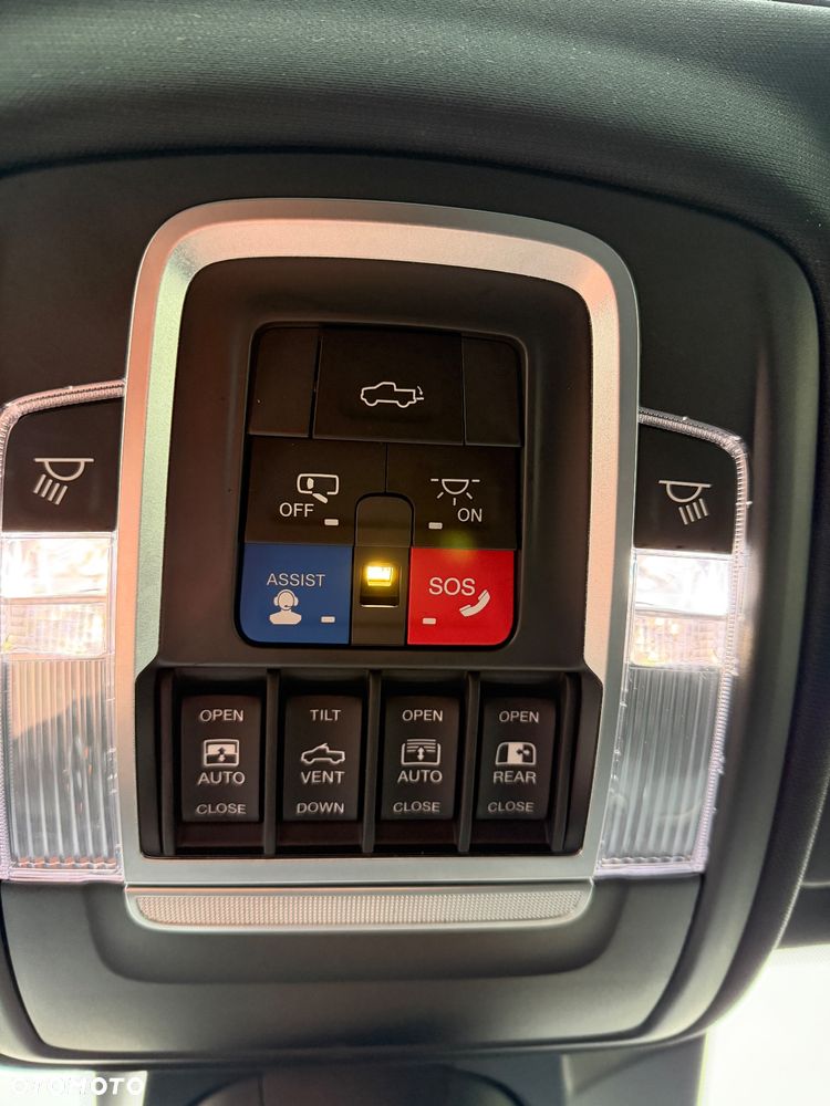 RAM 1500 5.7 Crew Cab Limited - 10