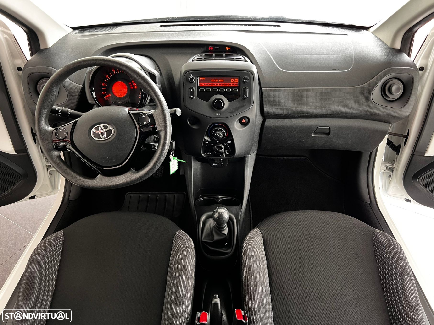 Toyota Aygo 1.0 X-Play - 12