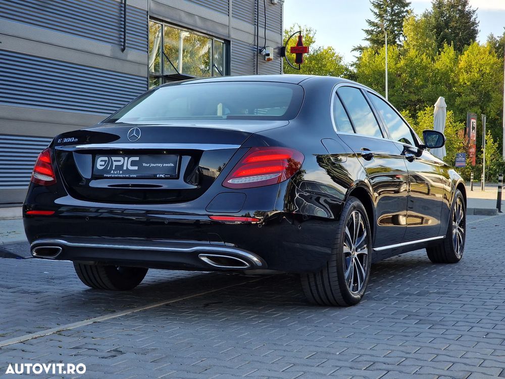 Mercedes-Benz E 300 9G-TRONIC Avantgarde - 9