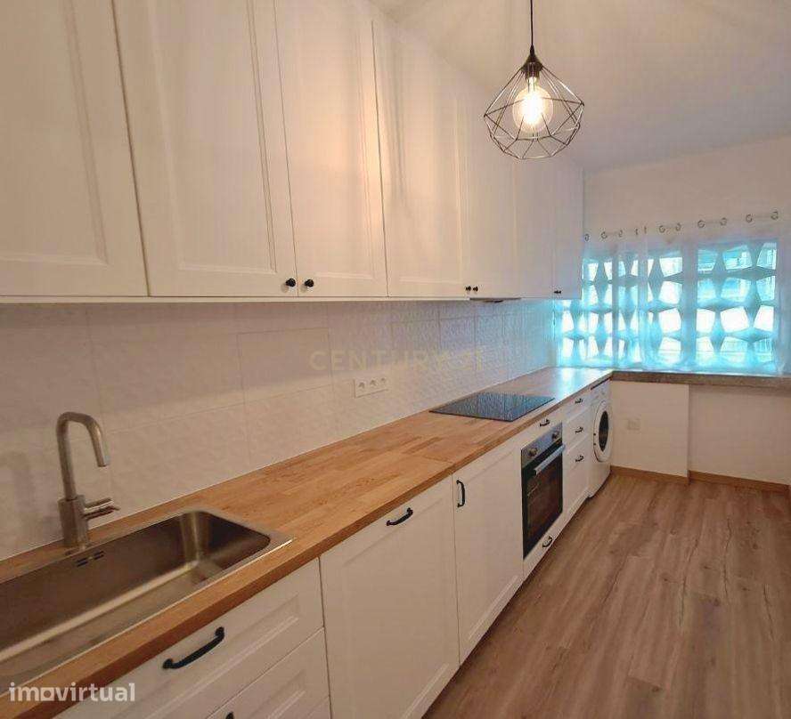 Apartamento T2 Rua de Macau Bairro Norton de Matos - Remodelado - Grande imagem: 2/23