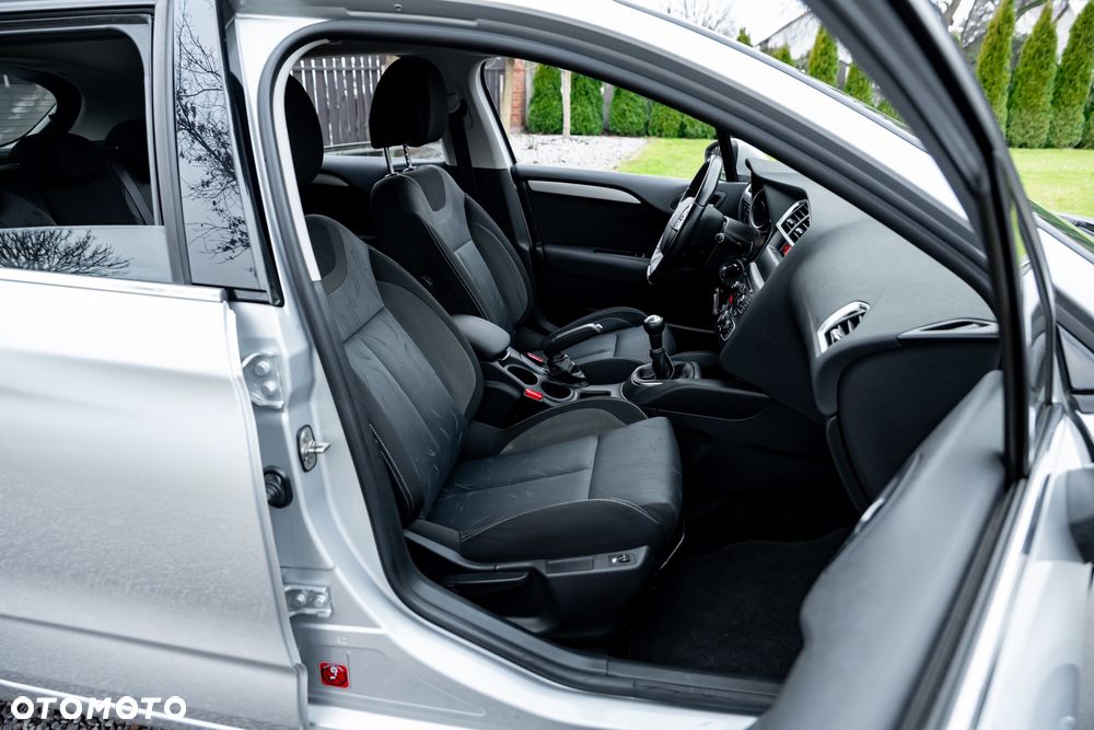 Citroën C4 VTi 120 Attraction - 23