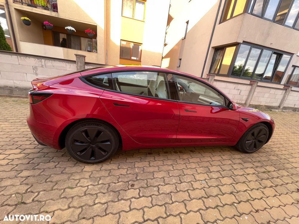Tesla Model 3 - 7